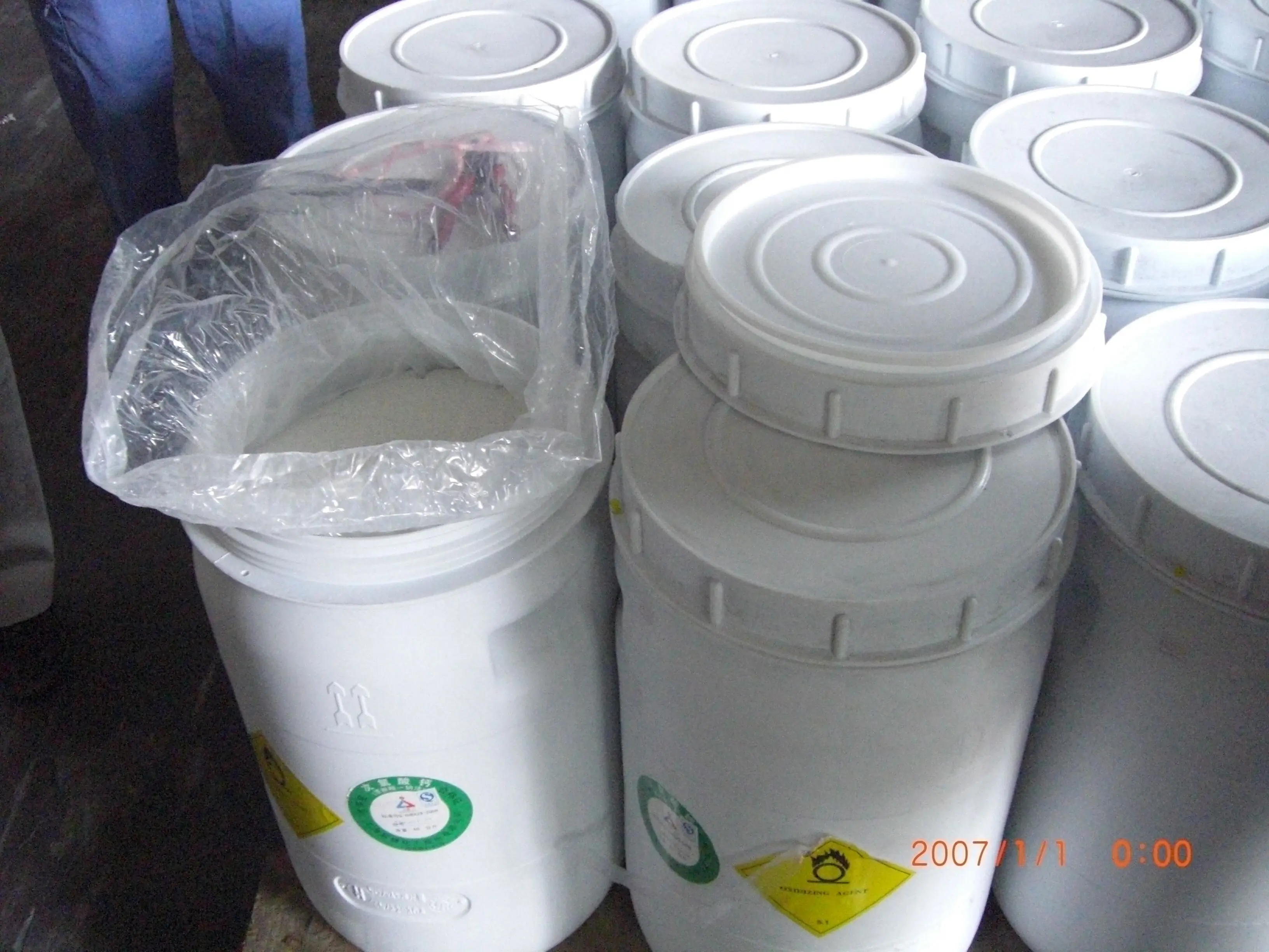 
35% bleaching powder , 70% chlorine bleaching powder for water treatment , bleaching powder 25kg bag 