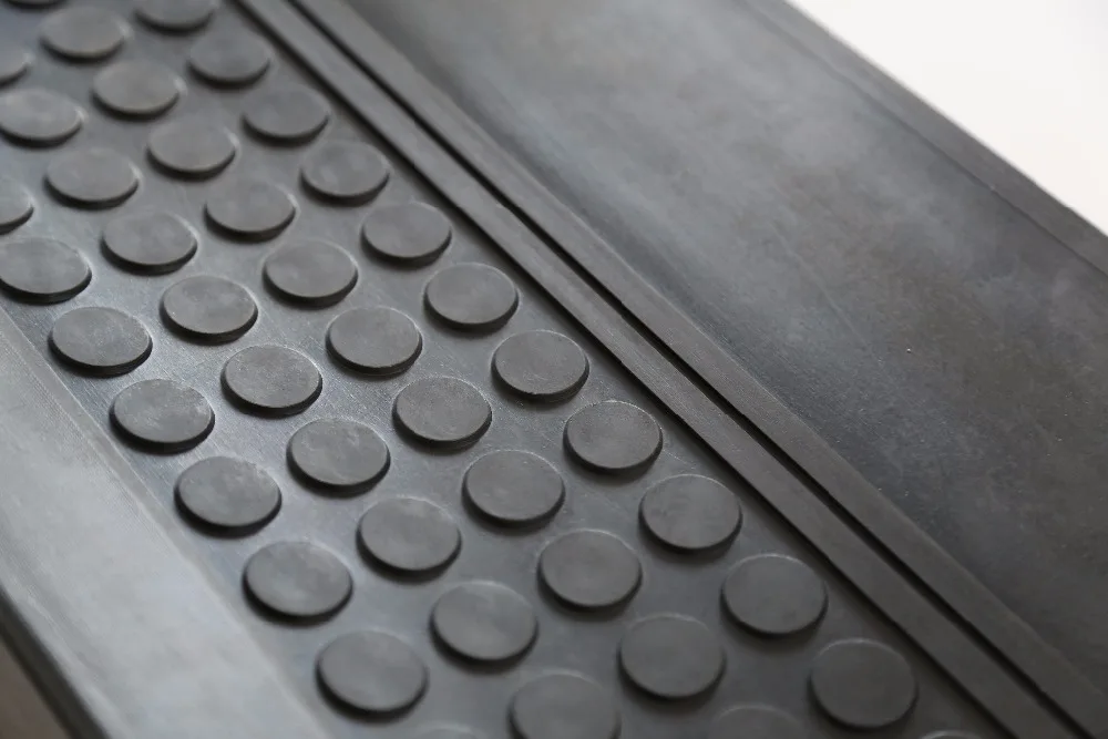 
rubber treads stairs 