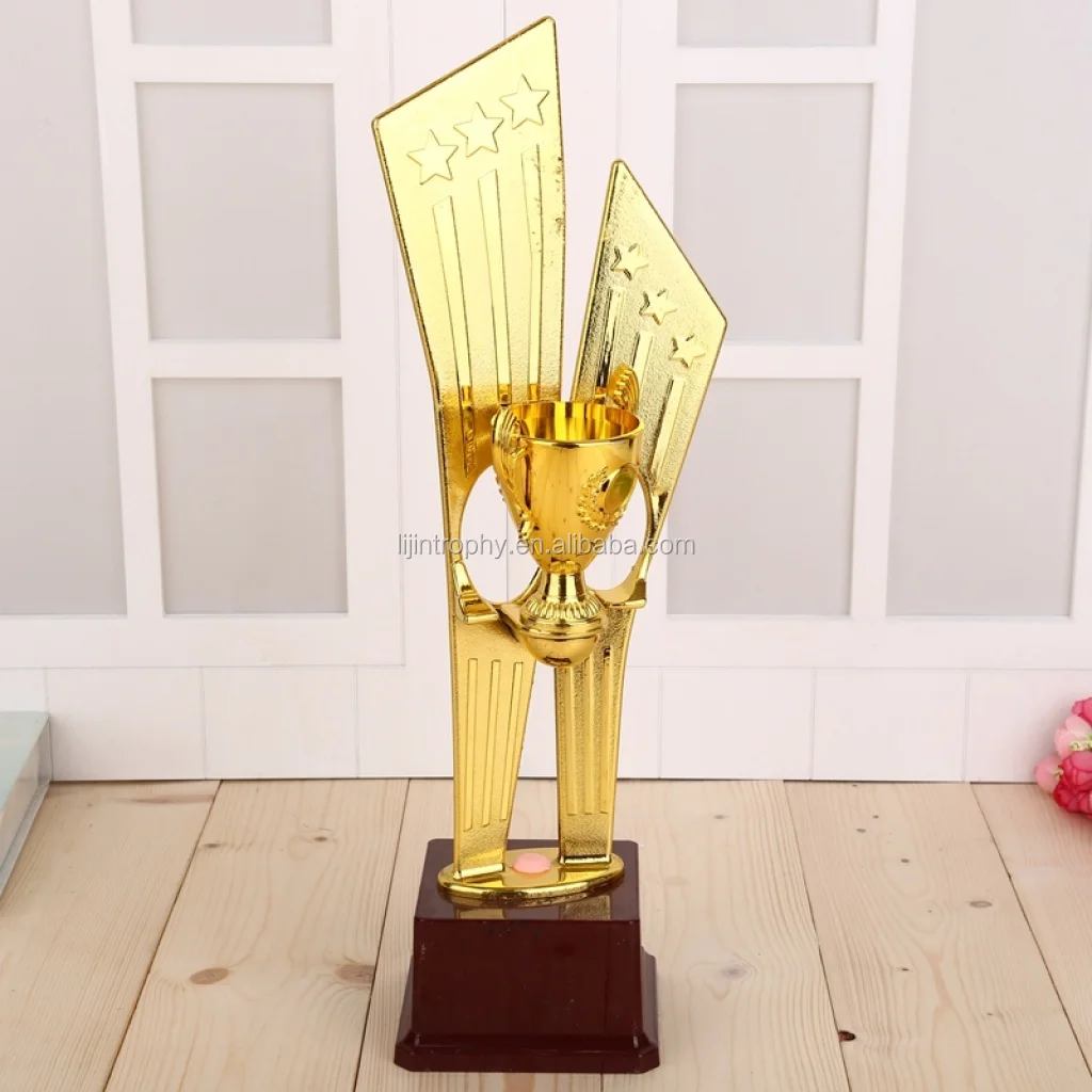 high quality cheap custom trophy supplier from china