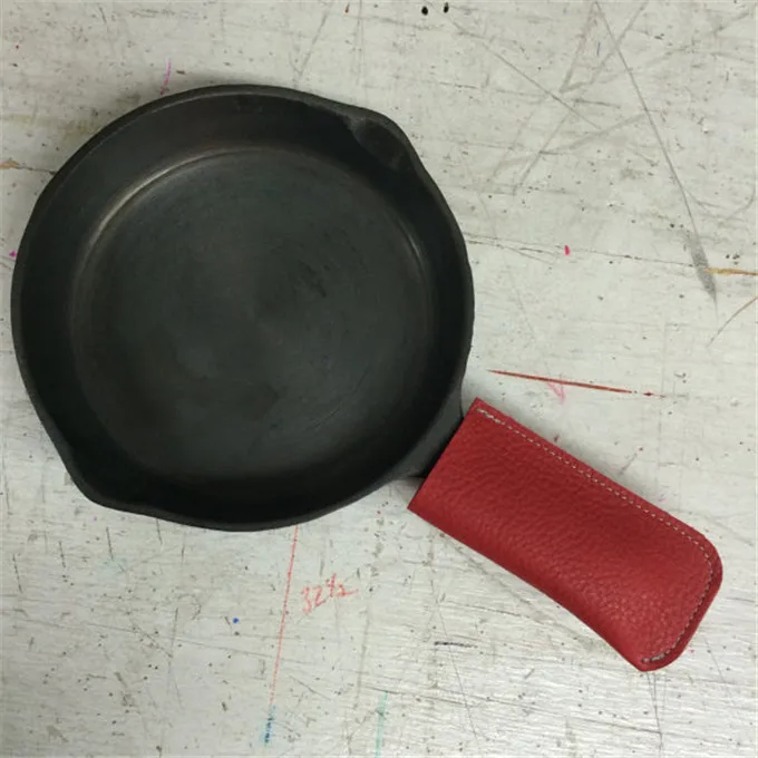 
Kitchen Utensils Holder Sleeve Slip Cover Grip Gourmet Pans Leather Handle Holder 