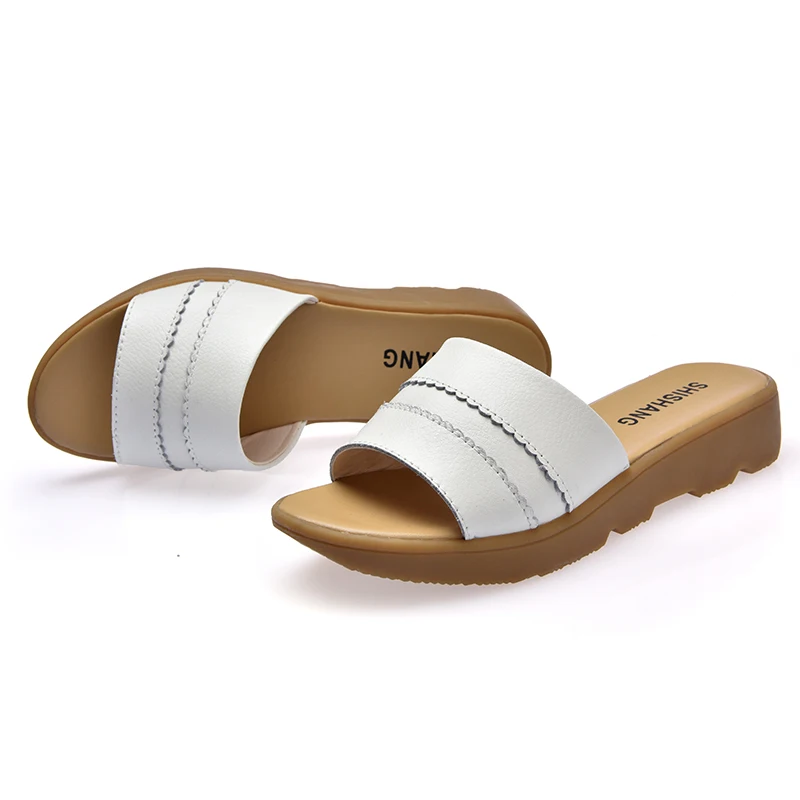 The new 2019 summer sandals white flip-flops for women