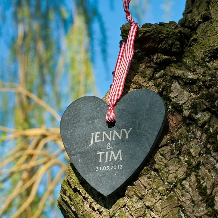 
Factory Direct Price 10*9*0.5cm Heart Shape Slate Hanging Heart Tag Keepsake Gift (Customized Laser Design) 