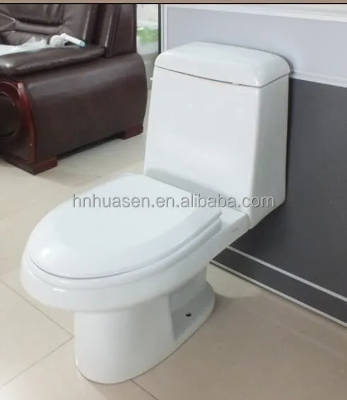 China Supplier Ceramic Elongated Two Piece Toilet for Korea