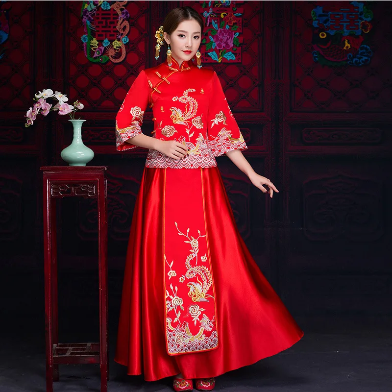 
The new embroidery red and golden dragon pattern Chinese style traditional wedding dress 