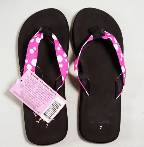 US, UK and European Clothing and Shoe Size Equivalents Clothing sizes in Europe start in the 30s, so don't be confused if you're used to low women's size numbers that are common in America. If you're shopping in the United Kingdom, you should try on the garment two sizes up as the exact fit can vary.