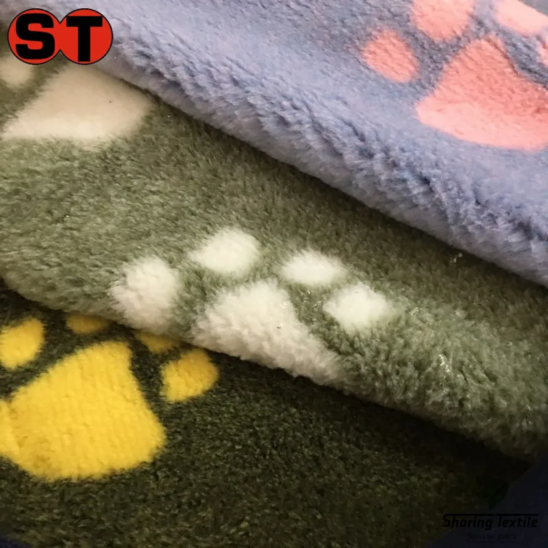 Wholesales Dog Paw Rubber Backing Vet bed for dog/Printing Anti-slip Backing dogs vetbed Pet Bed/Pet Bedding dry bed