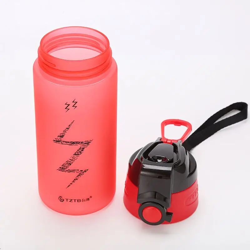 Cool sports cup Professional sports bottle, green plastic anti-bang