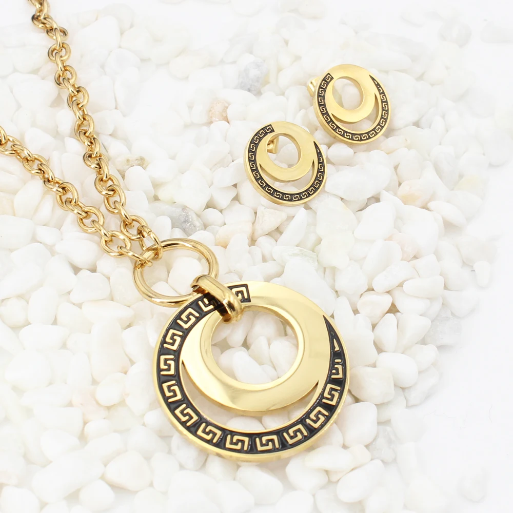 Stainless Steel Round Retro Fan Drip Oil Wall Pattern G Letter Fashion Jewelry Retro Elegant Ladies Suit