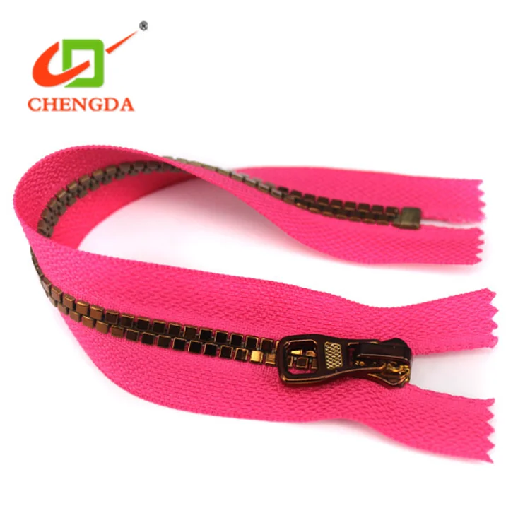 2024 CHENGDA Wholesale Price Auto-Lock Open End Plastic Zipper for Bags Garments