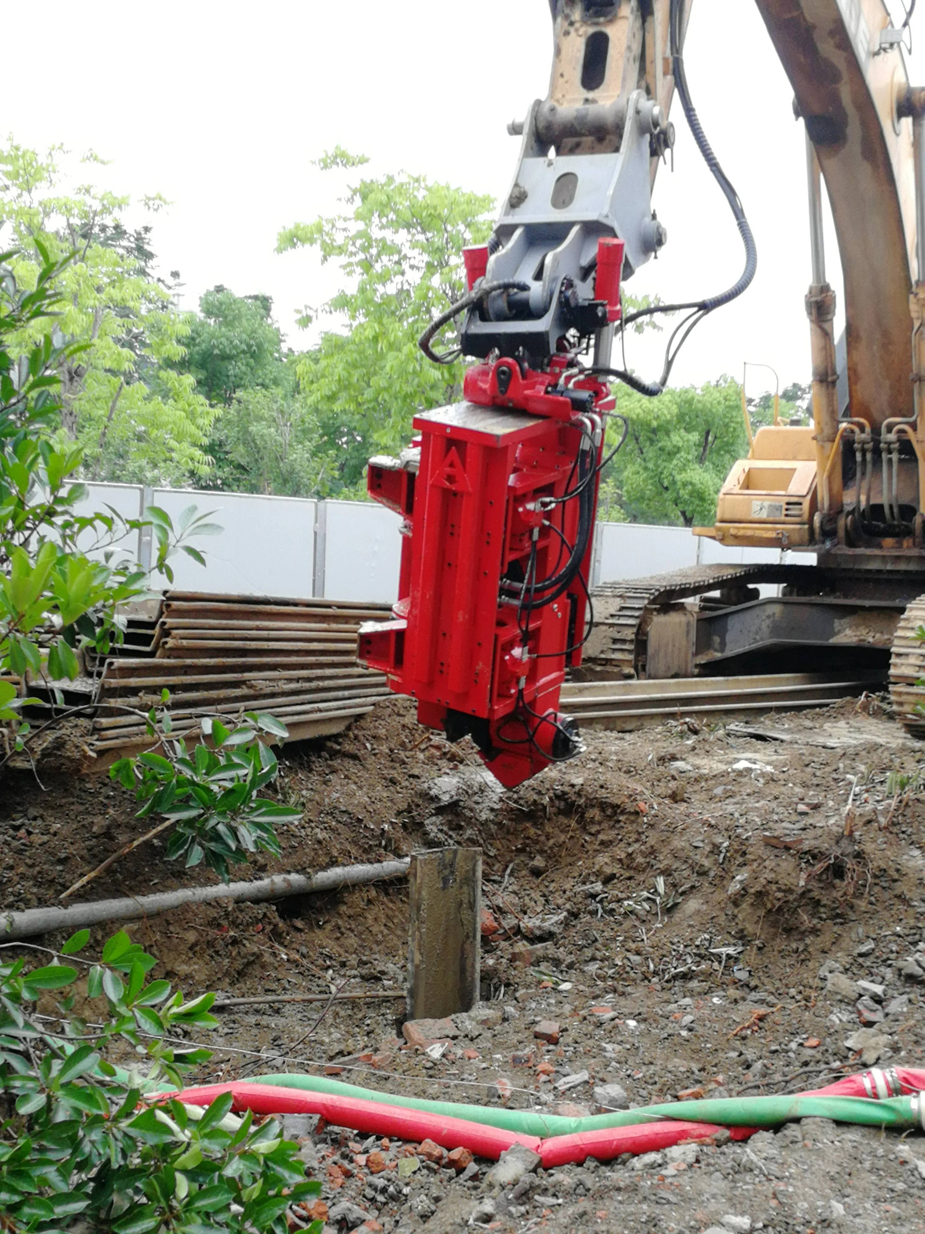 TALOS65 side grip vibro hammer sheet piling equipment excavator mounted