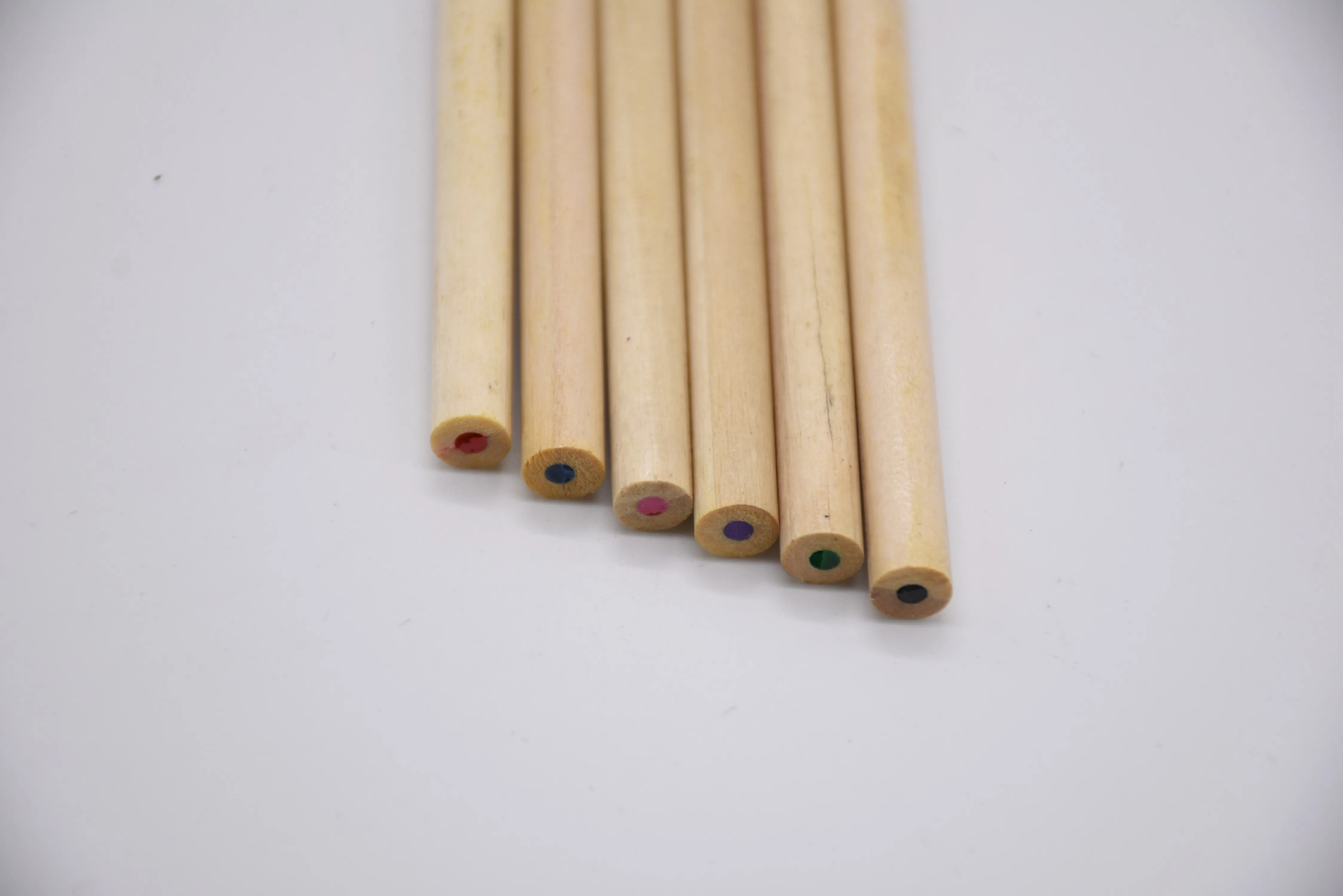 original wood manufacturer producing 12 color pencil in paper box