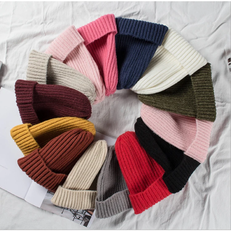 Wholesale Gorros Elegantes De Invierno Para Mujer Custom Acrylic Black Women Beanie Hat Knitted Knit Hat Pom Pom Winter Hats