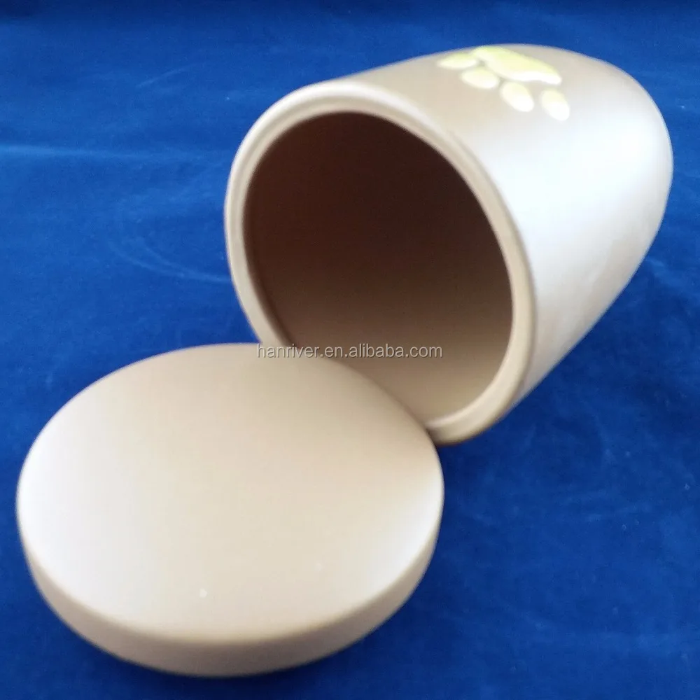 Hot sale ceramic pet urn casket with cover with hand paint paw mark for pet ashes
