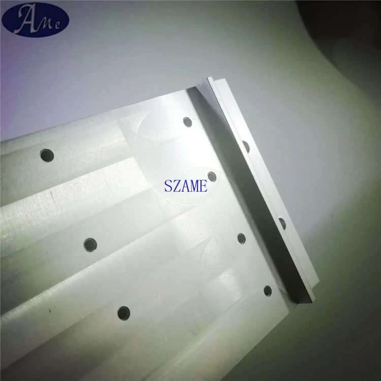 LED HEATSINK  CNC ensures flatness and straightness tolerance of +/- 0.05.