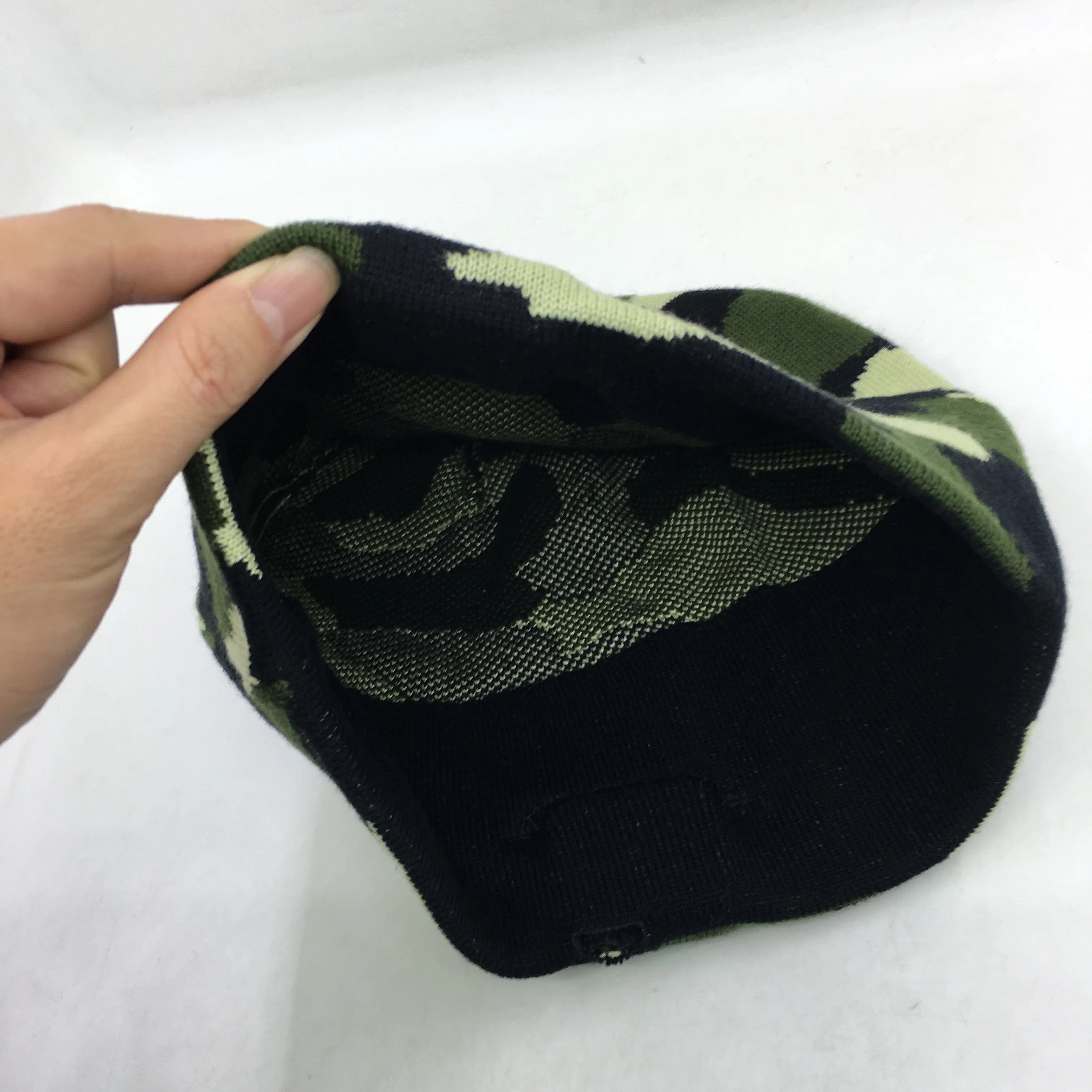 sedex 4p and ISO manufacturing factory with wireless earphones 100% acrylic camouflage beanie hats