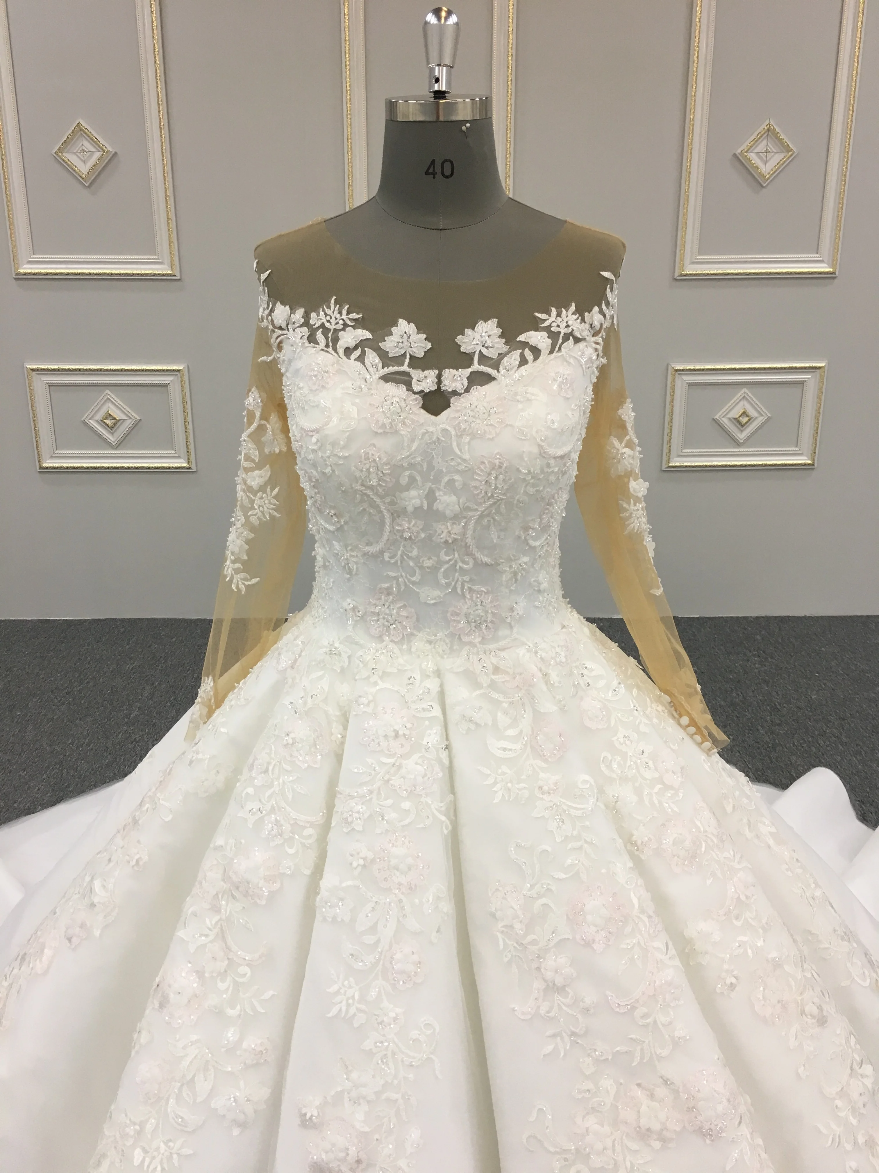 Ivory High Quality Appliqued Long Sleeves  Wedding Dress Ball Bridal Gown