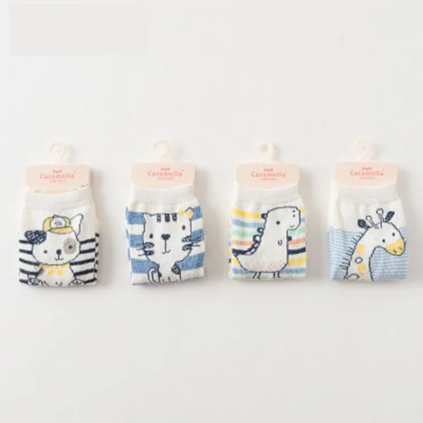 Aloe low cut sexy girls with white smell socks