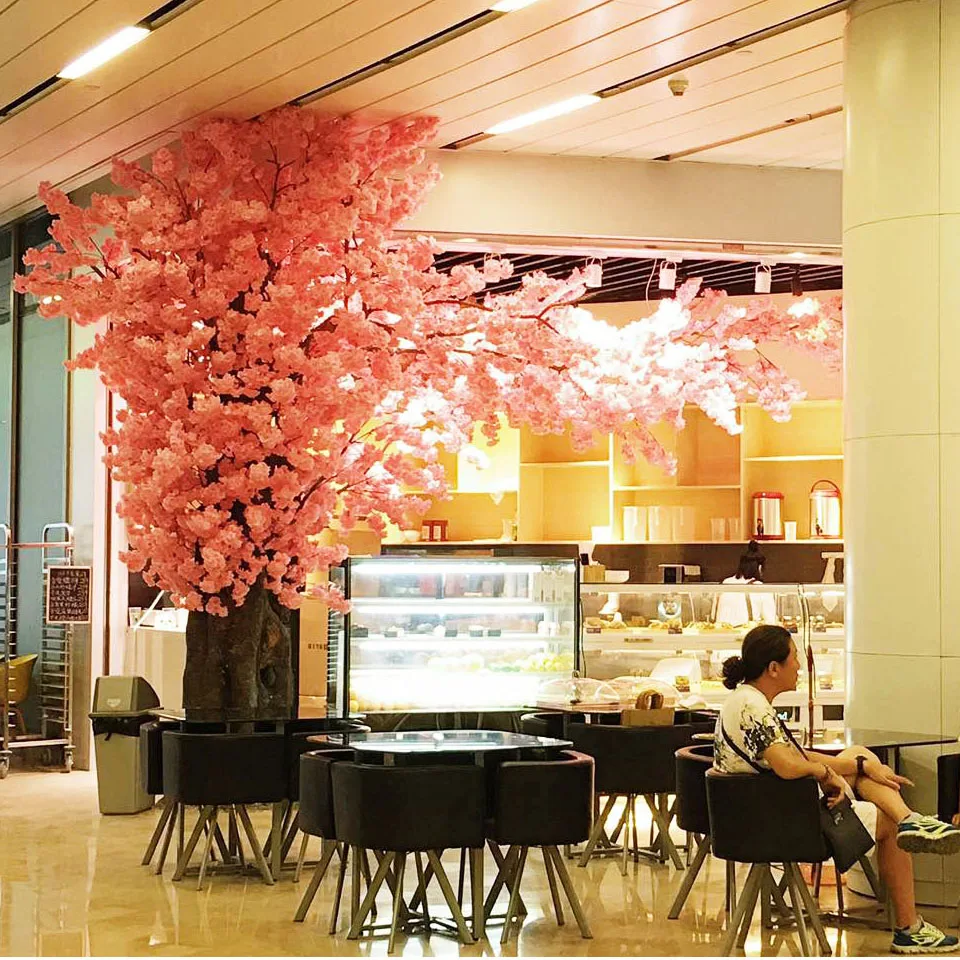 China Manufacturer High Simulation Glass Fiber Artificial Indoor Cherry Blossom Tree