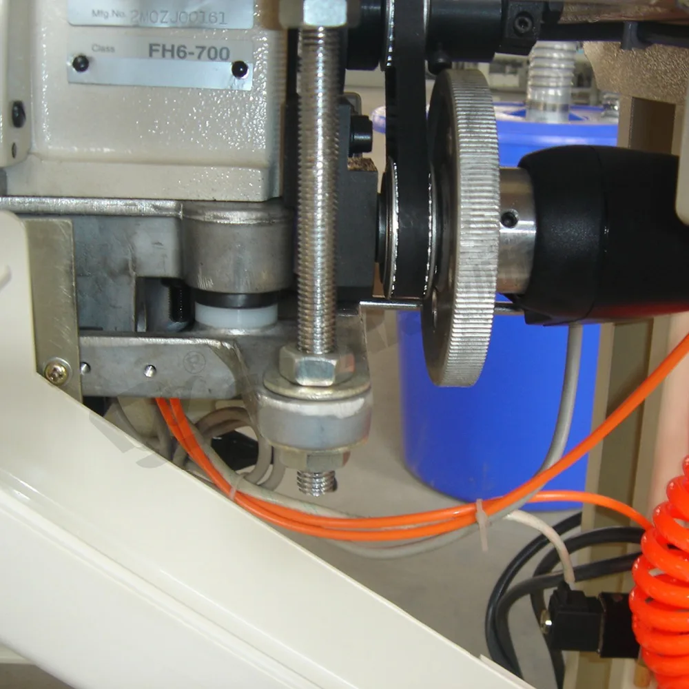 Heavy-duty Mattress Fabric Flanging Machine Overlock Sewing Machine