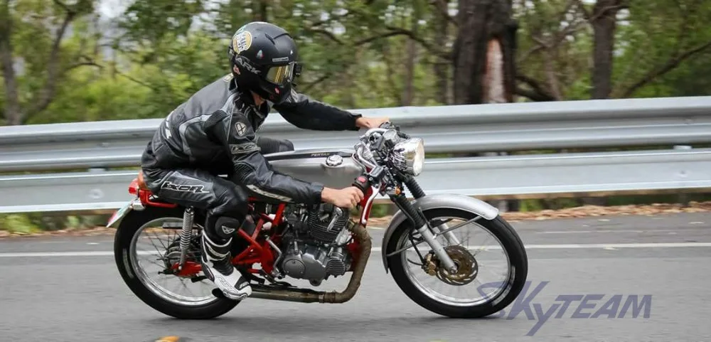 
SKYTEAM 250cc 4 stroke ACE Vintage Cafe Racer Scrambler Motorcycle 