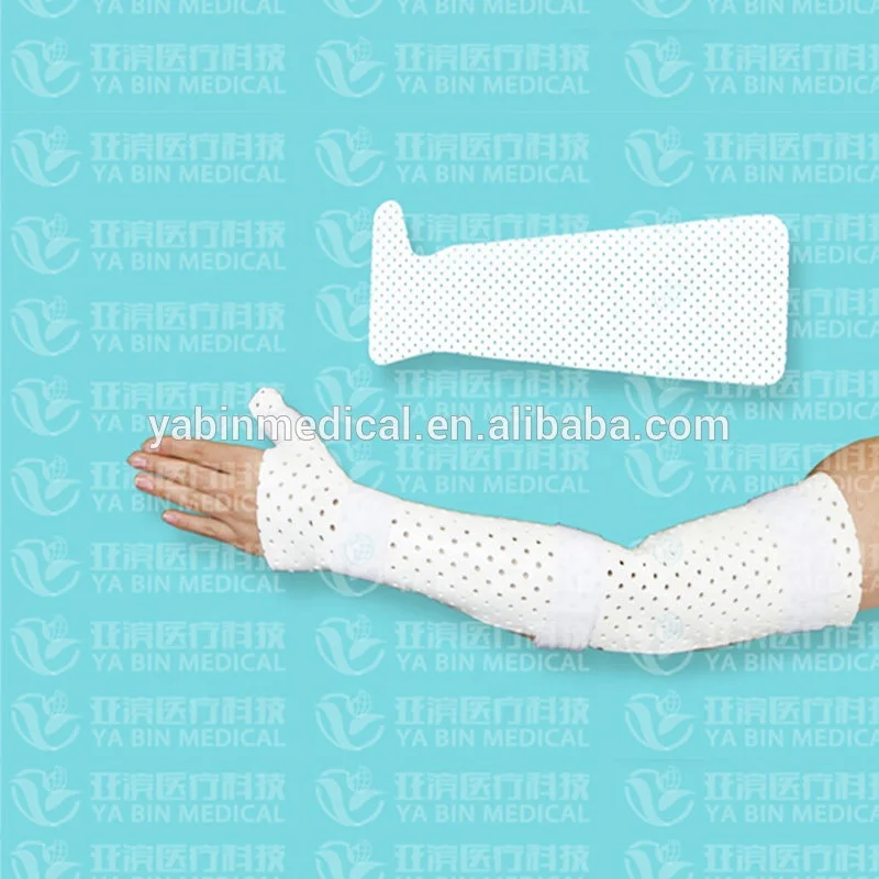 Термопластичные шины, используемые для перелома локтевого пальца