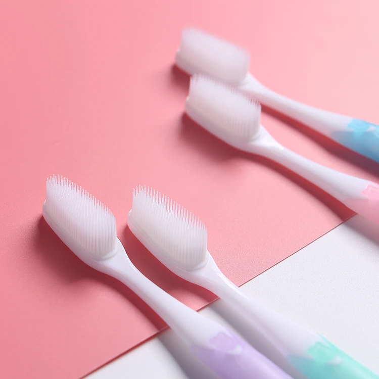 Low Price Handle Soft Travel Silicone Toothbrush