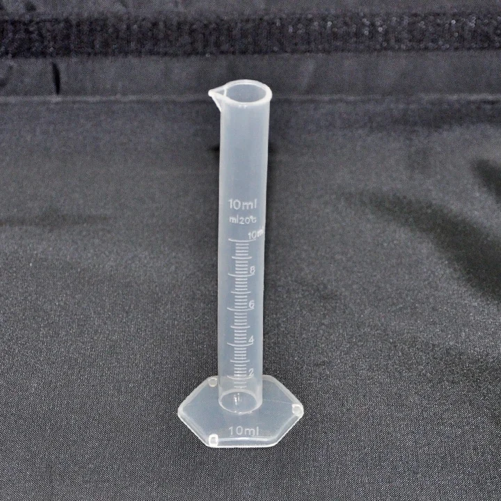 plastic cylinder measuring