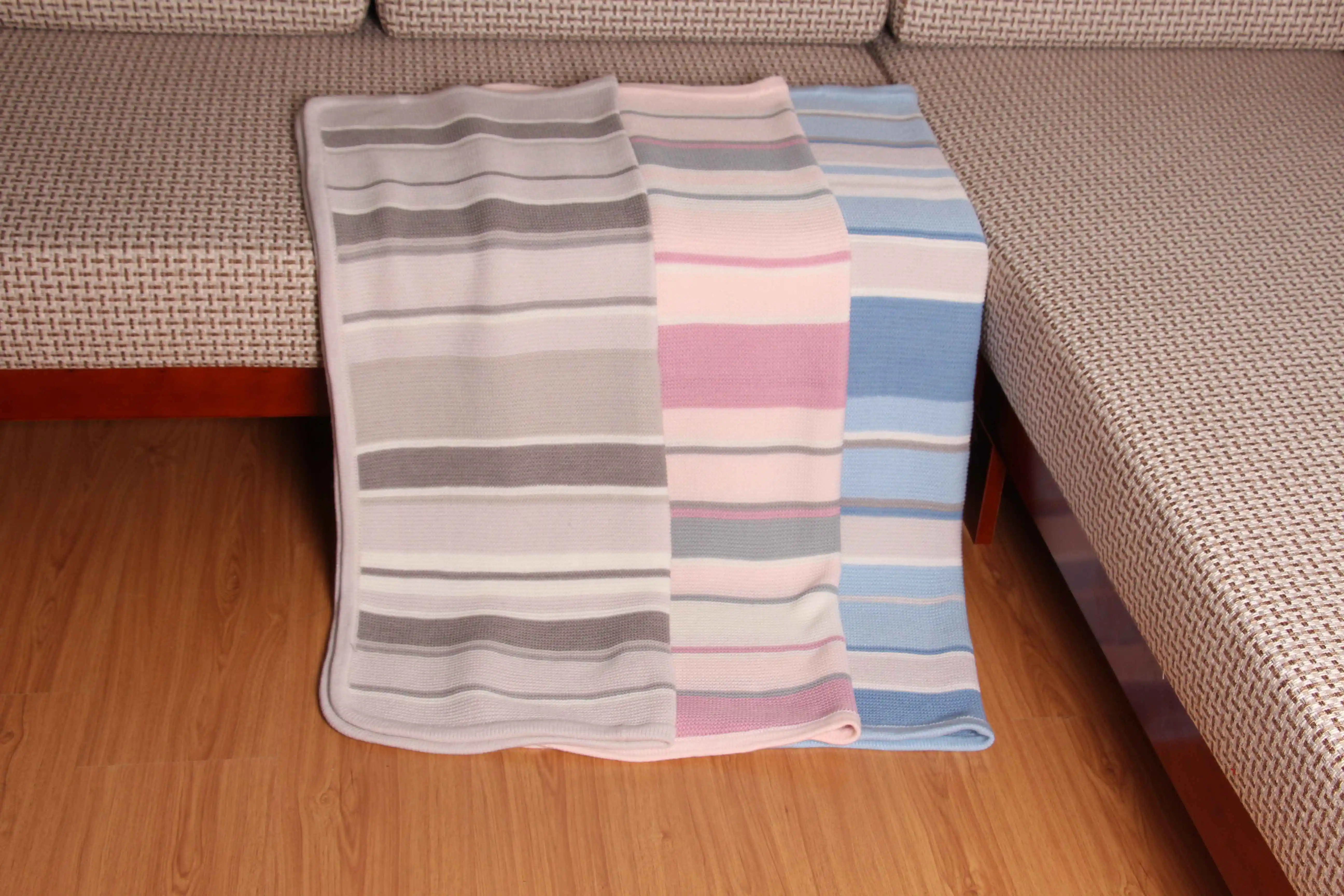 
Hot selling wholesale 100% polyester soft baby kids blanket 