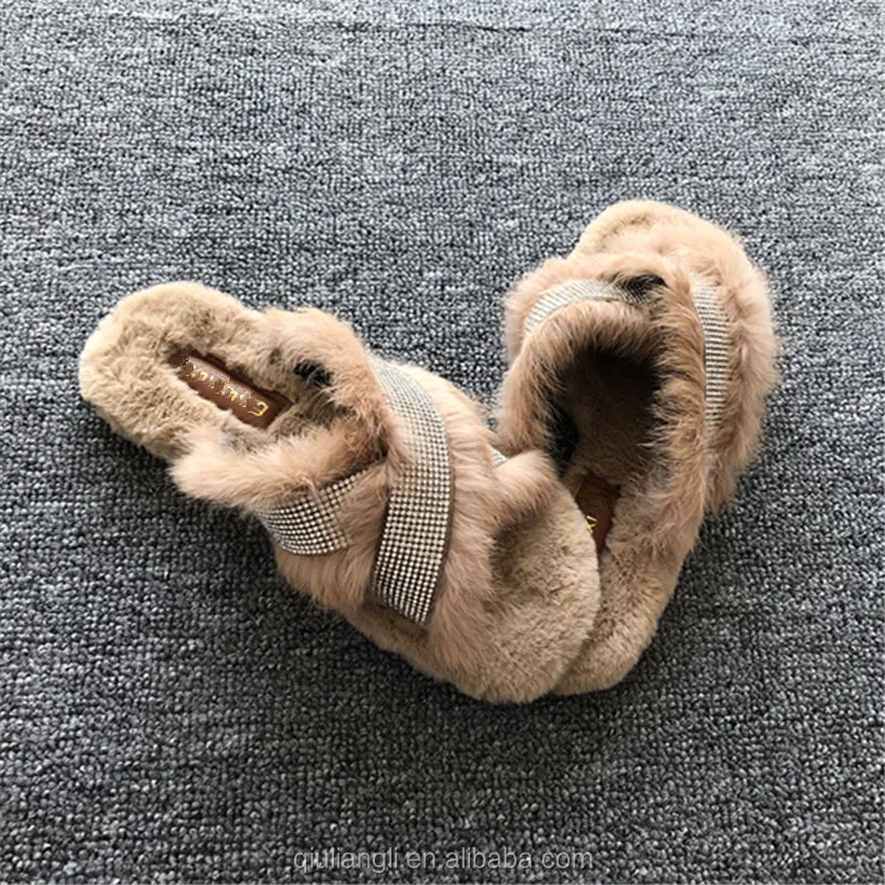 Женские удобные замшевые шлепанцы с подкладкой из кроличьего меха, дышащие домашние и уличные теплые шлепанцы с перекрестными ремешками и кристаллами, новинка 2018