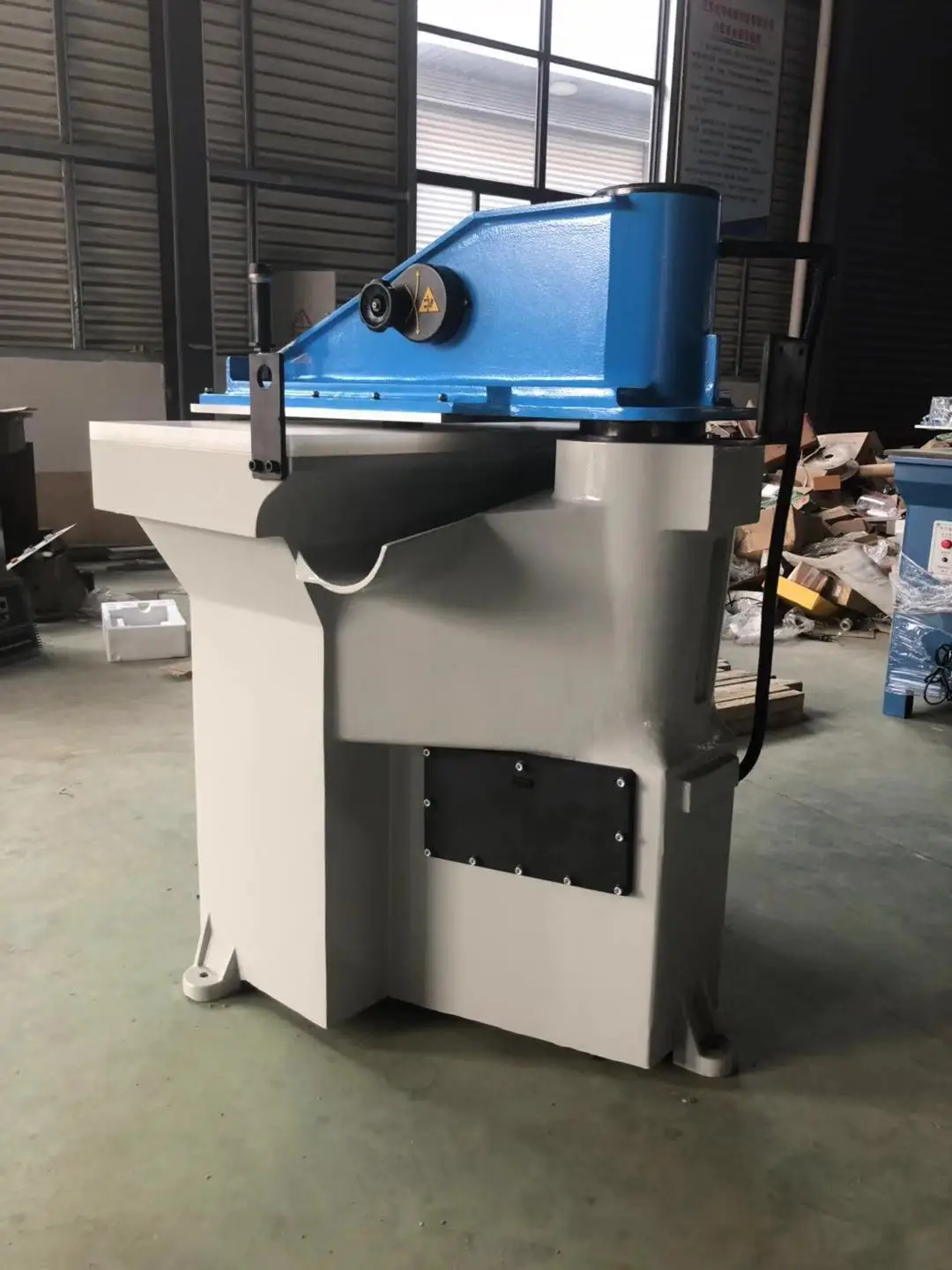 Shoe Upper/Insole/Sole Hydraulic Swing Arm Cutting Machine