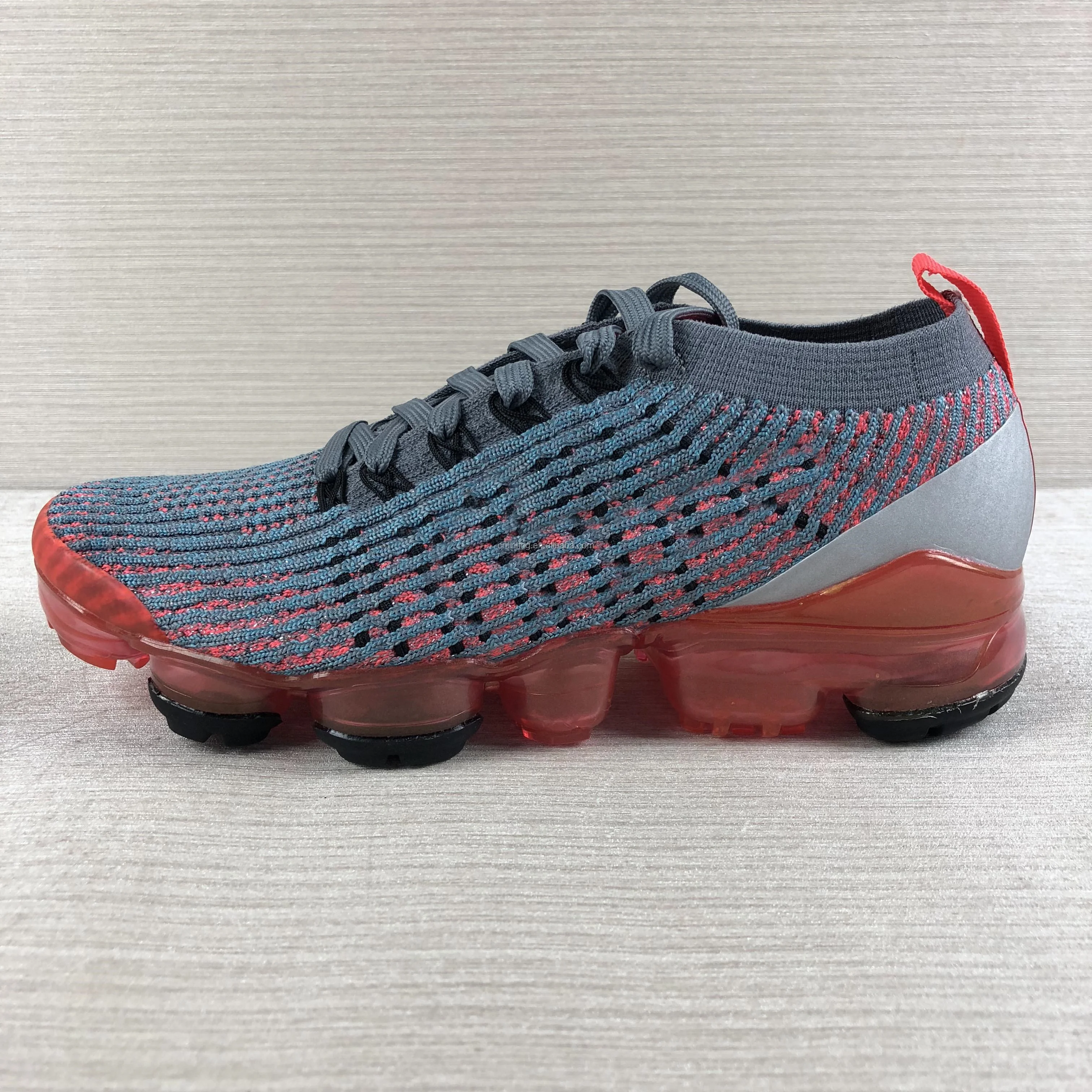 
 Новинка, уникальная спортивная обувь для бега на роликах, оптовая продажа с завода, спортивная обувь с воздушным переплетением, верхний дизайн спортивной обуви  