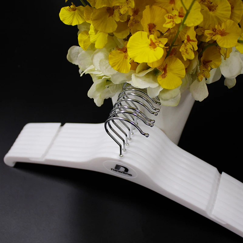 Custom colors white plastic clothes dress coat hangers logo printing