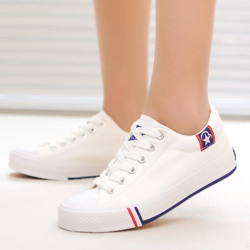 Factory price China wholesale woman canvas shoes student outdoor walking shoes in low MOQ