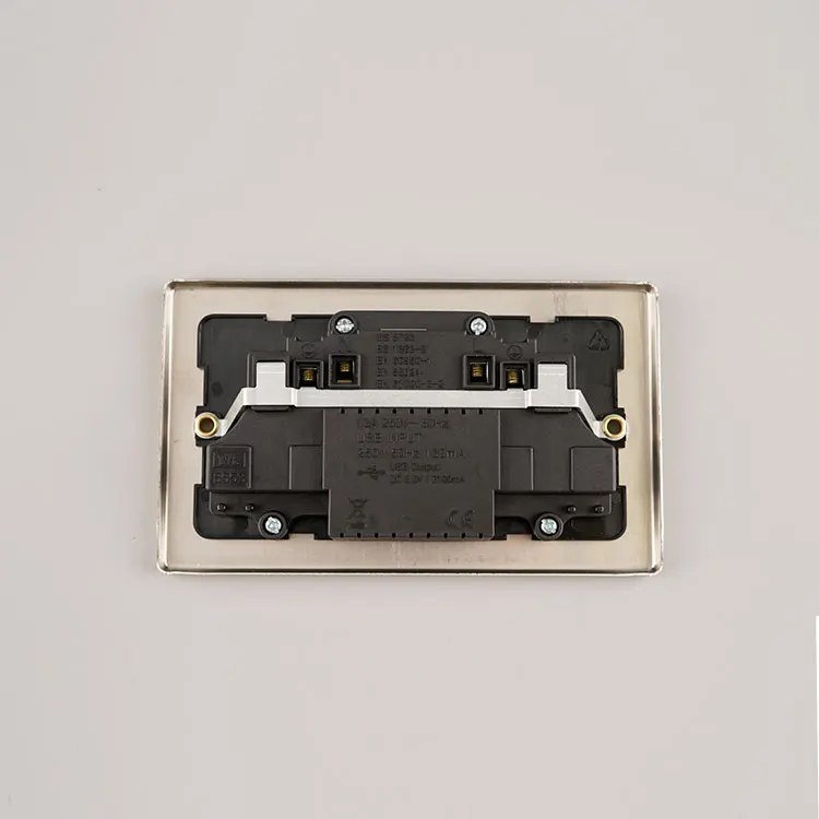 Настенная розетка WK 13A с 2 USB-портами для зарядного устройства