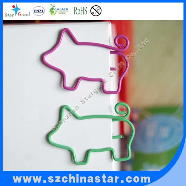 Милая свинья целое обратно в целое иглы