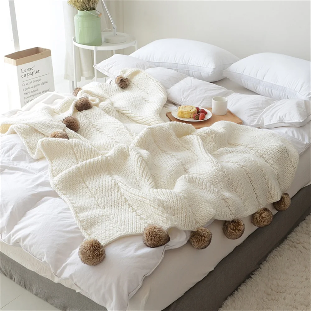Super Soft 130X160cm iceland yarn knitting sofa Throw blanket with Pompom