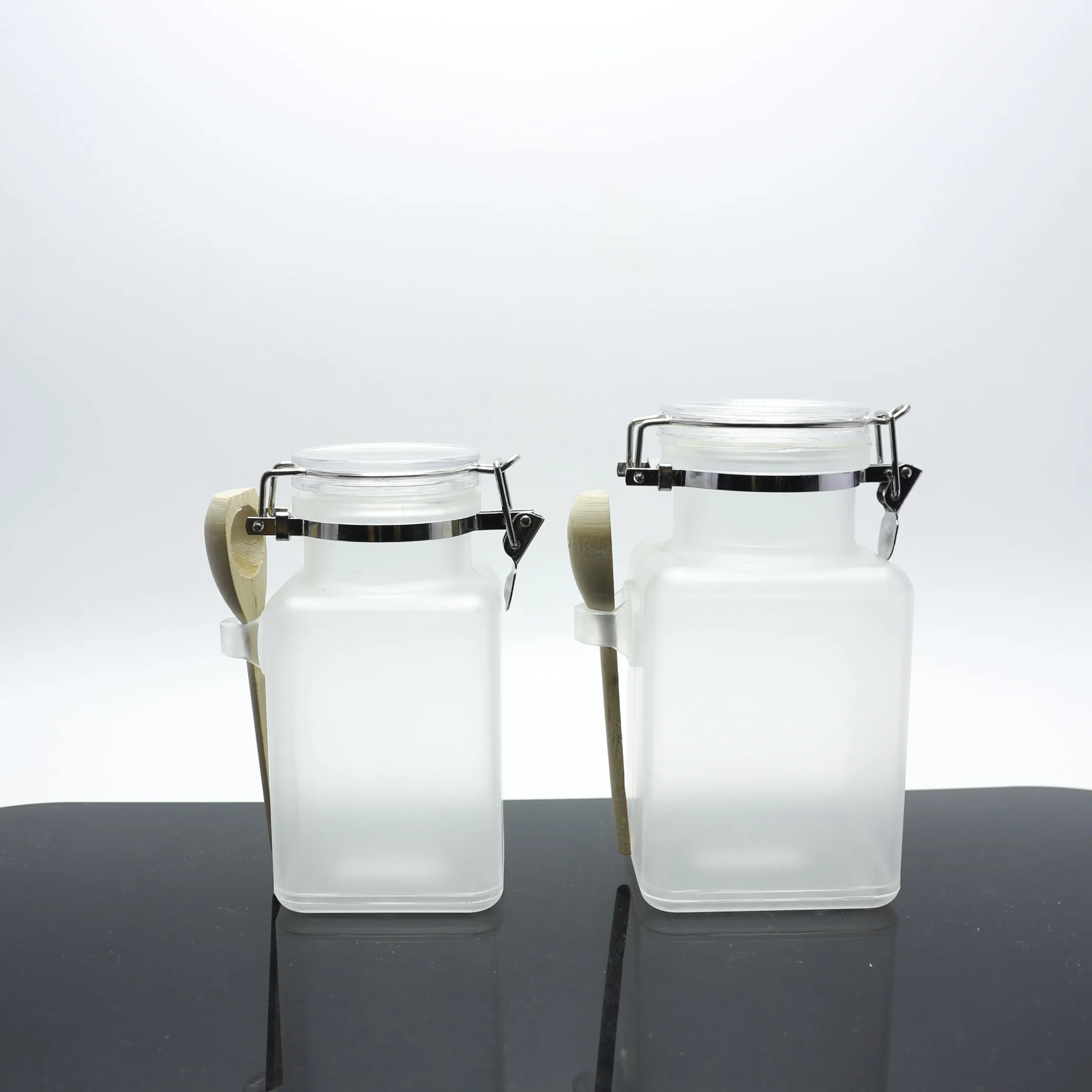 wholesale square 200ml 300ml body scrub bottles bath salt bottle plastic with spoon and cork BS231E