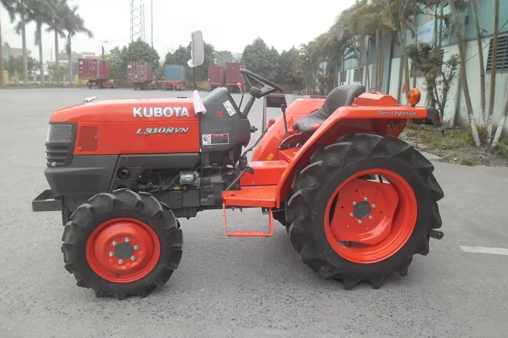 KUBOTA SMALL TRACTOR B2420 FROM VIETNAM
