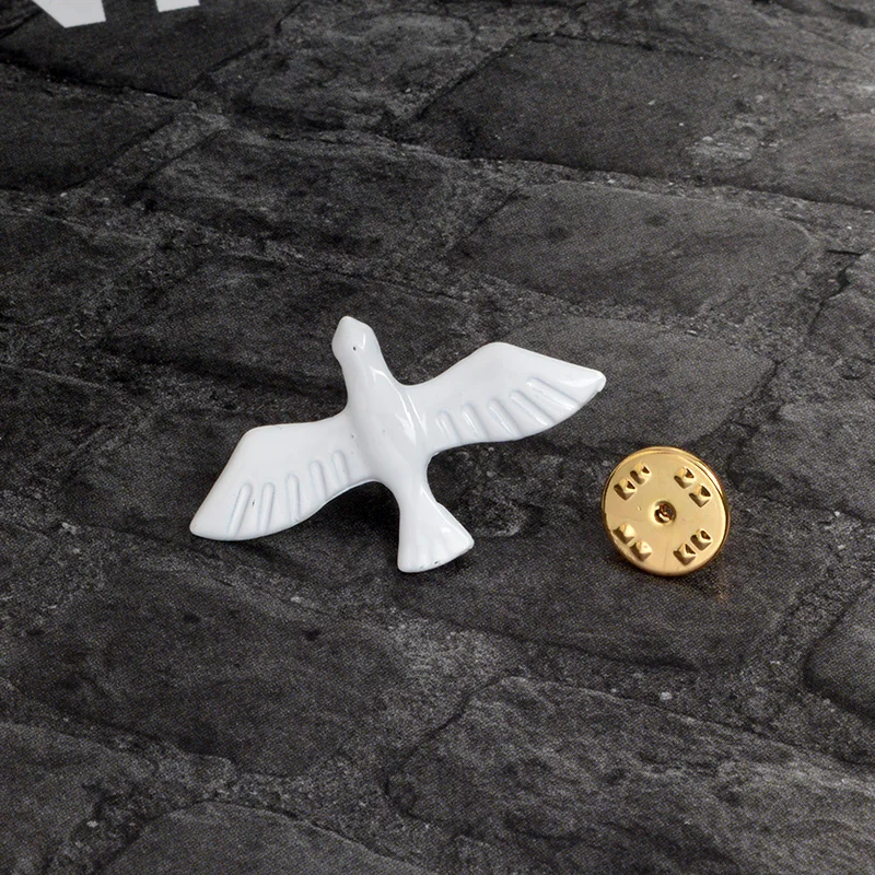 QIHE Bird Pins Bird Brooch Fashion Jewelry Wholesale Drmetalipping Brooch Pin Decoration Peace Dove Pin Peace Pigeon White Alloy
