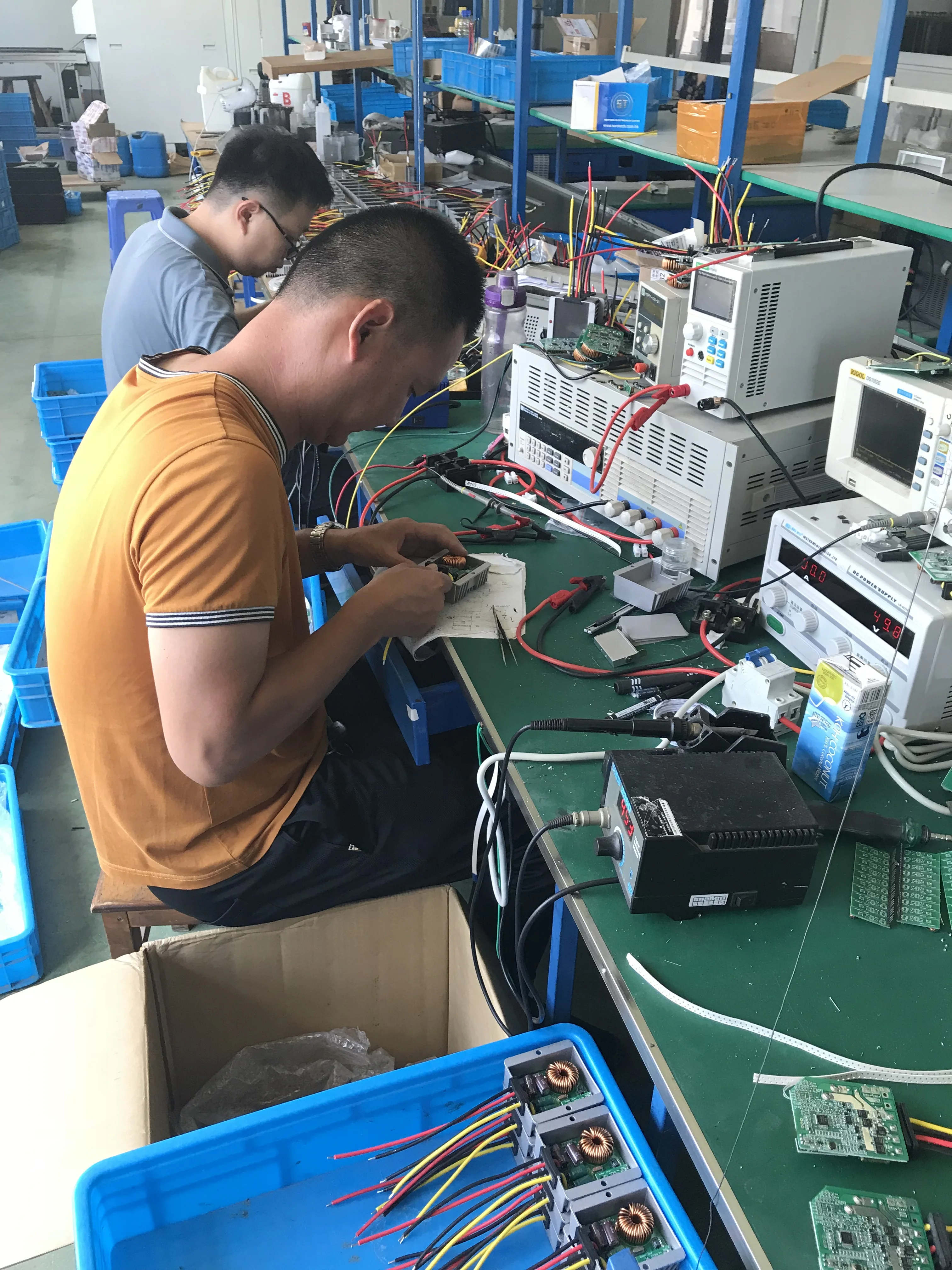 FACTORY IN CHINA IP67 LIGHT SENSOR SOLAR CONTROLLER 99% MPPT SOLAR CONTROLLER WS-M301-14.6V