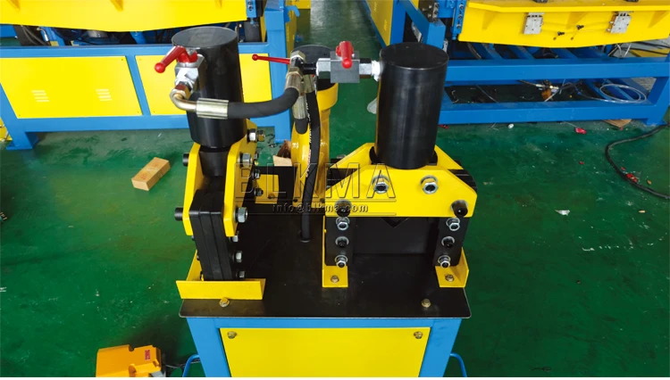 BLKMA hot sale Easy operated portable hydraulic electric angle steel cutting and hole punching machine