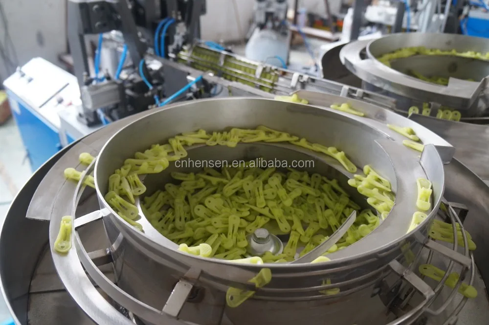 Clothes peg pins combining fixing machine, clothes peg machine