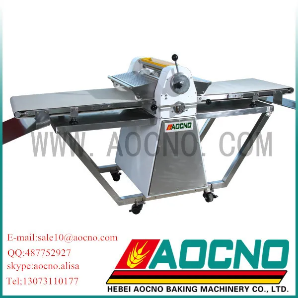 круассан формируя машину для французского хлеба