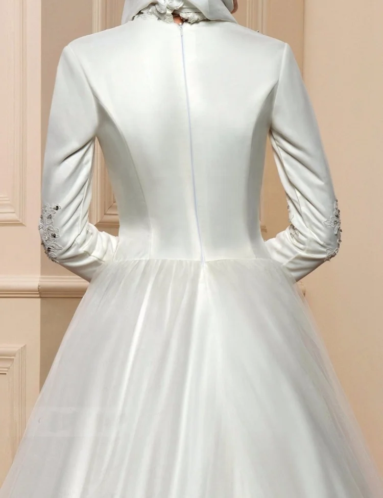 6001# New Wholesale Vintage Floor Length Bridal Gown Modest Long Sleeve A-Line Satin Lace Beading Muslim Arab Wedding Dress