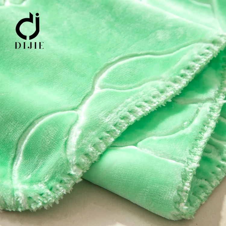 China 100 polyester printed flannel fleece high quality baby animal printed minky blanket for baby