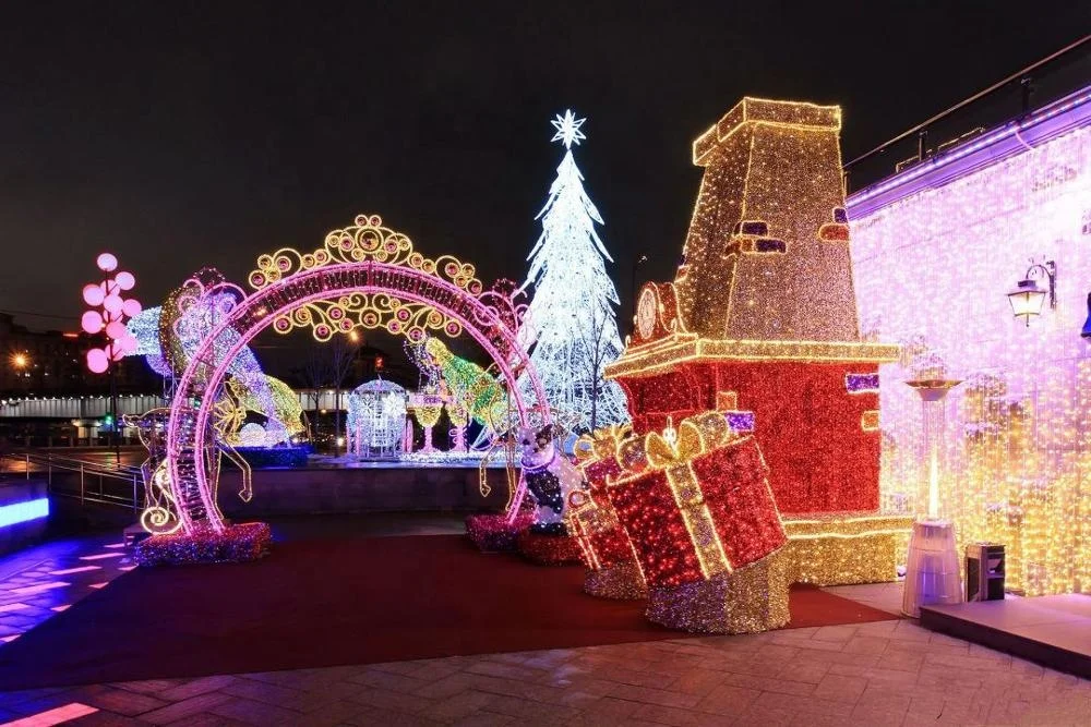 Christmas Fireplace decorations giant outdoor christmas motif lights