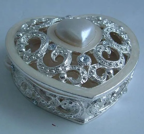 Heart Shape Silver Plated Pink Pearls Jeweled Metal Zinc Alloy Jewelry Box For Trinket Storage For Mother Girlfriend Gifts