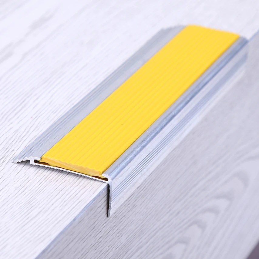 Indoor outdoor use easy install rubber stair nosing