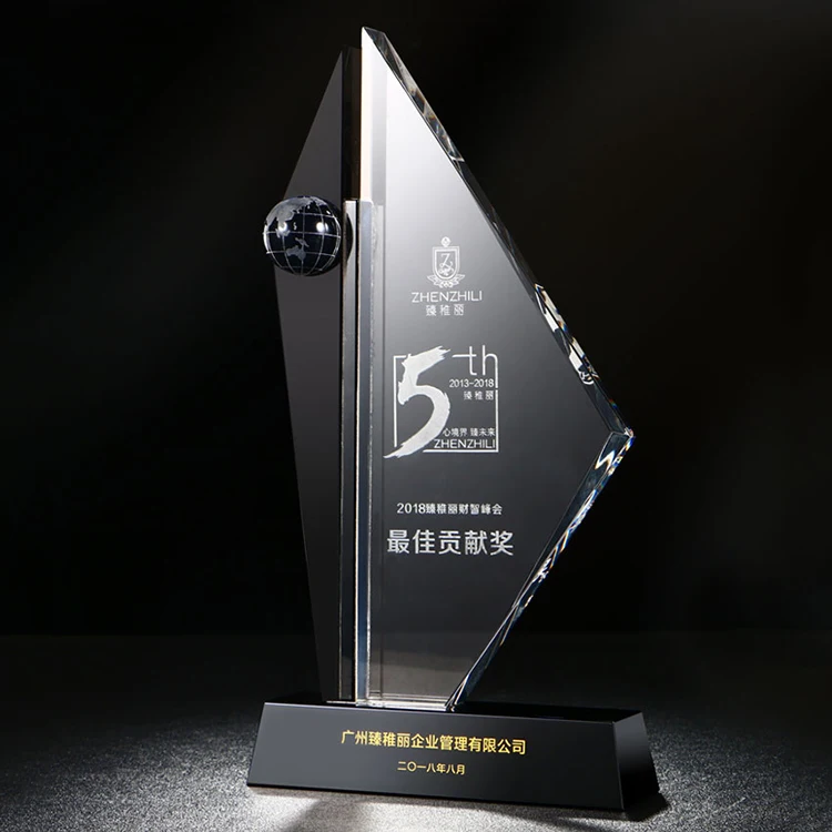 
 Награды стрелы с хрустальным шаром землей и стеклянным шаром  