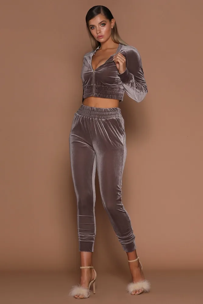 Wholesale latest design polyester plain velvet velour fitted womens tracksuit